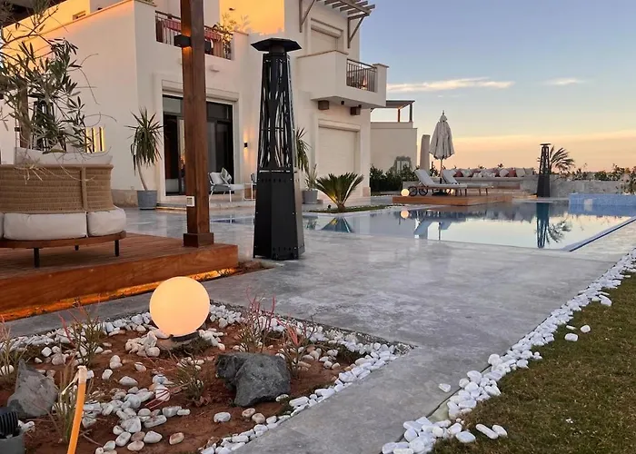 The Azure Waterfront 4br At Cyan Range Elgouna