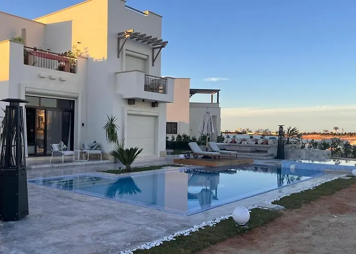 The Azure Waterfront 4br At Cyan Range Elgouna