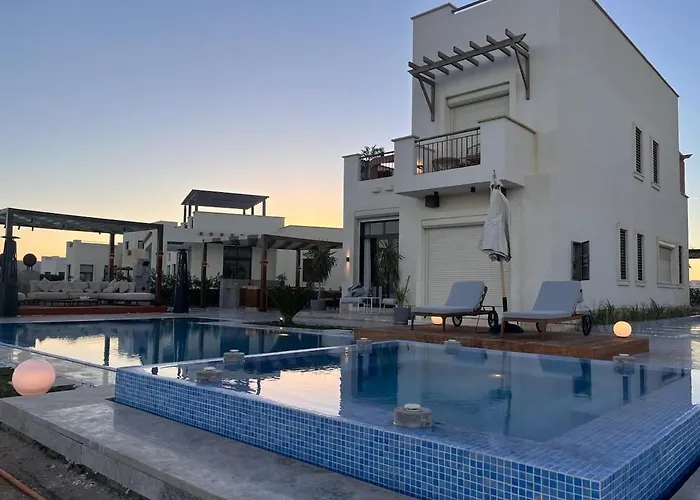 The Azure Waterfront 4br At Cyan Range Elgouna فيلة الغردقة