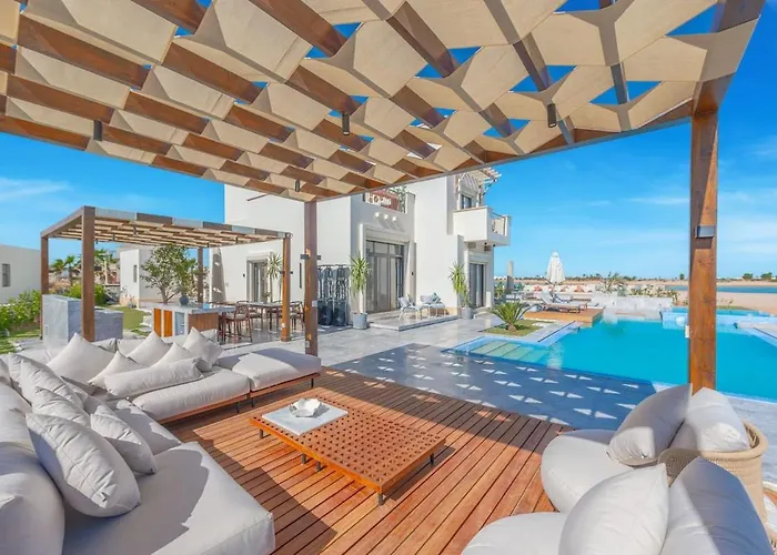 The Azure Waterfront 4br At Cyan Range Elgouna *