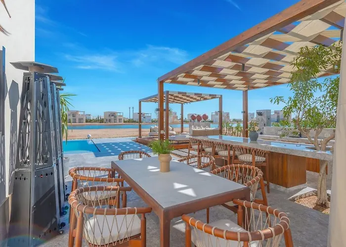 The Azure Waterfront 4br At Cyan Range Elgouna *