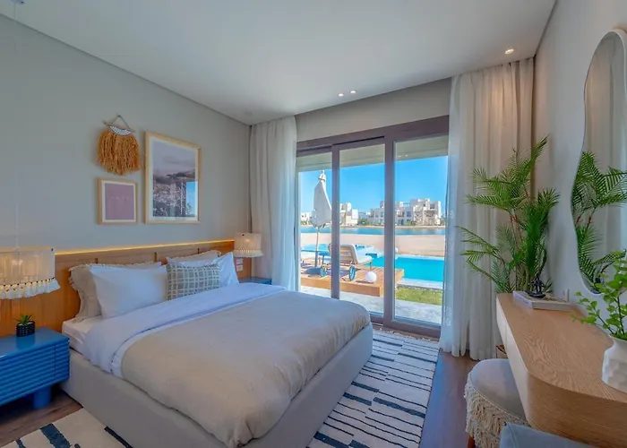The Azure Waterfront 4br At Cyan Range Elgouna * الغردقة