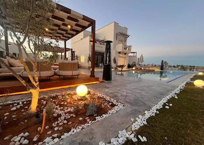 The Azure Waterfront 4br At Cyan Range Elgouna * الغردقة