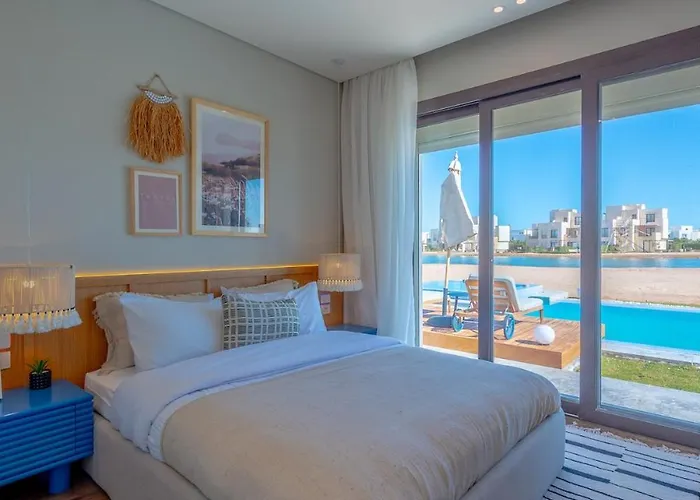 The Azure Waterfront 4br At Cyan Range Elgouna * الغردقة