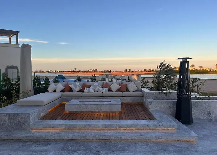 The Azure Waterfront 4br At Cyan Range Elgouna