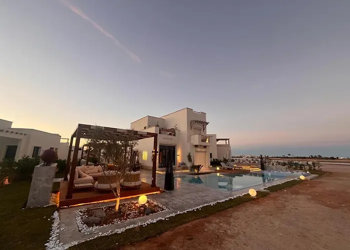 The Azure Waterfront 4br At Cyan Range Elgouna *
