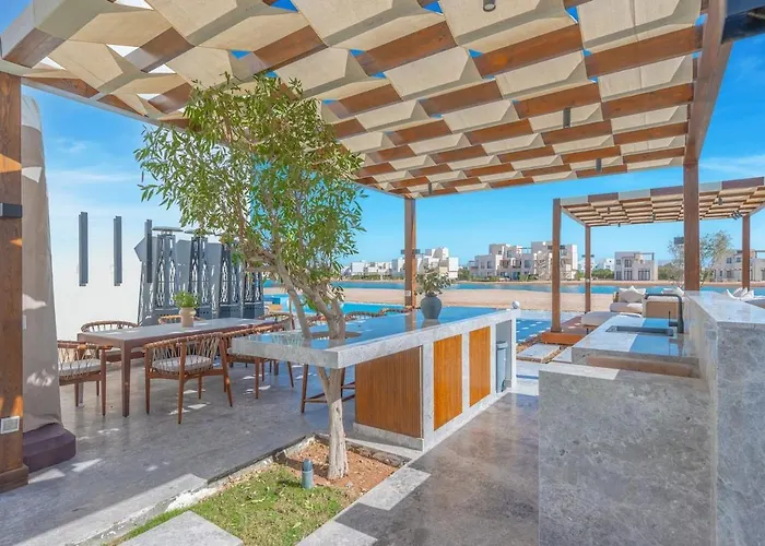 The Azure Waterfront 4br At Cyan Range Elgouna فيلة *