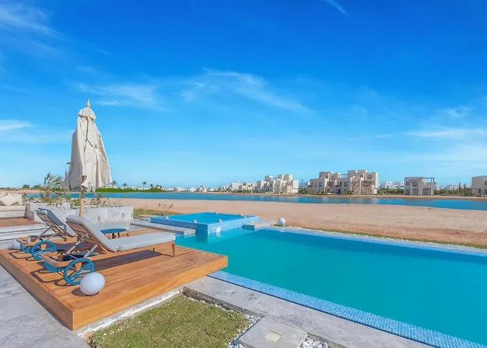 The Azure Waterfront 4br At Cyan Range Elgouna