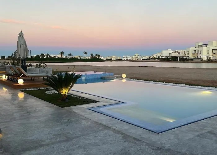 The Azure Waterfront 4br At Cyan Range Elgouna *