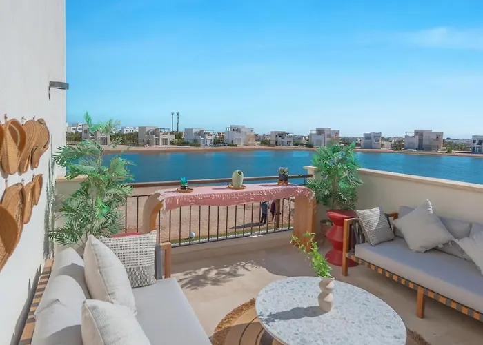 فيلة The Azure Waterfront 4br At Cyan Range Elgouna *
