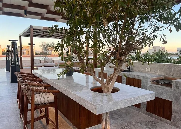 The Azure Waterfront 4br At Cyan Range Elgouna *